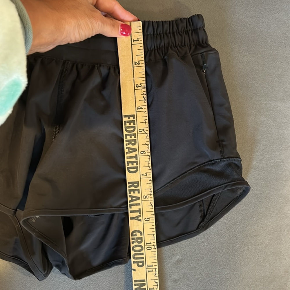 Lululemon black shorts - size 4 - Picture 7 of 8